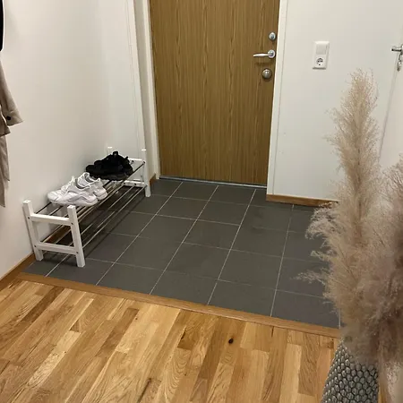 Enkel Lagenhet I Hyllie Lägenhet